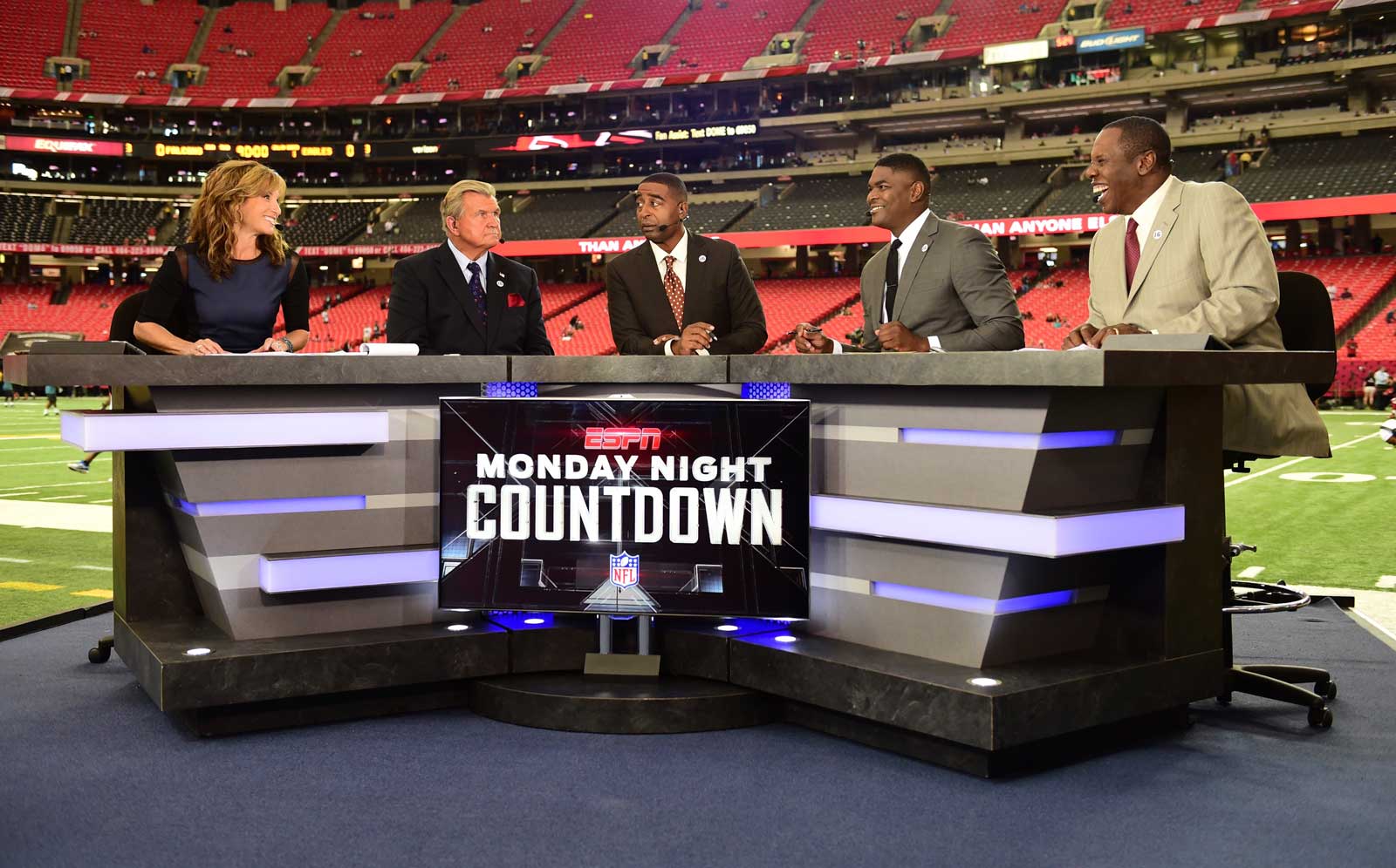  Pre & Postgame Set | Monday Night Football | Set and staging build with time-locked move coordinated with union stagehand crew 