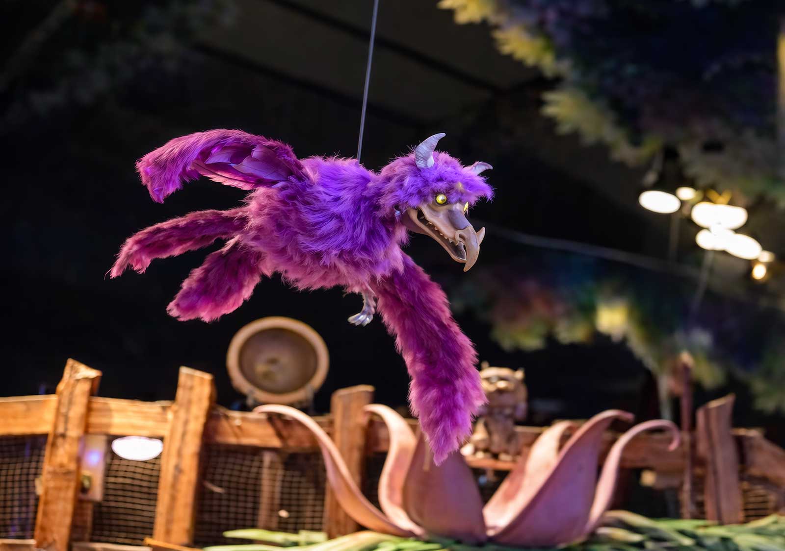  Wild Bird | Sony Metreon | Ceiling-mounted mechanical element triggered by visitor activation 