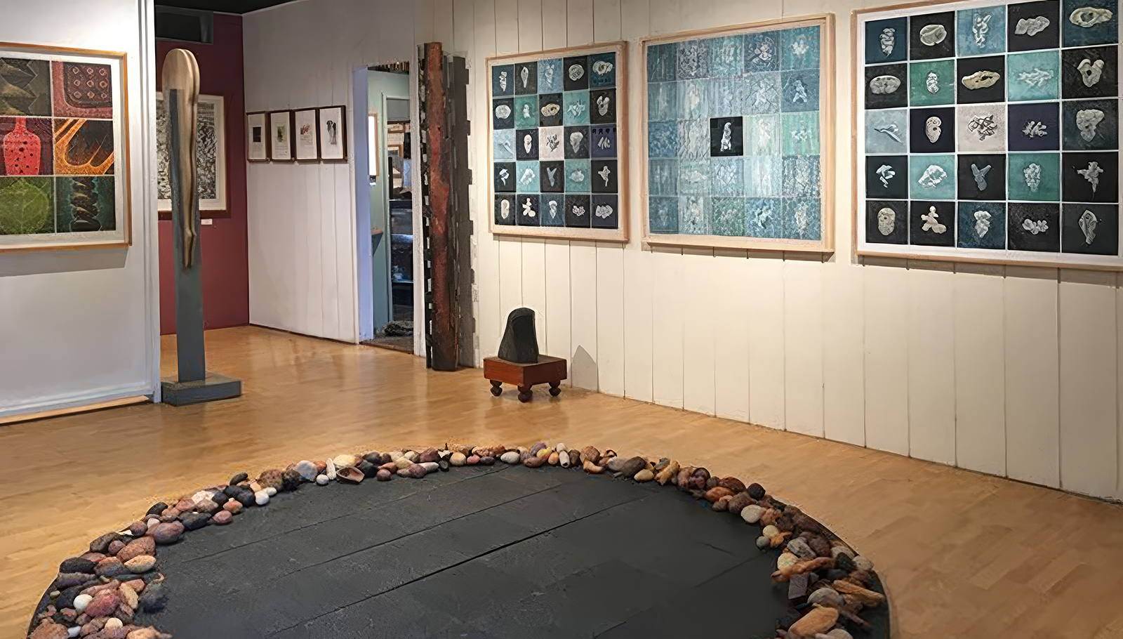  Hiroki Morinoe solo show, Studio 7, exhibition view showing framing and emphasis without overstatement 